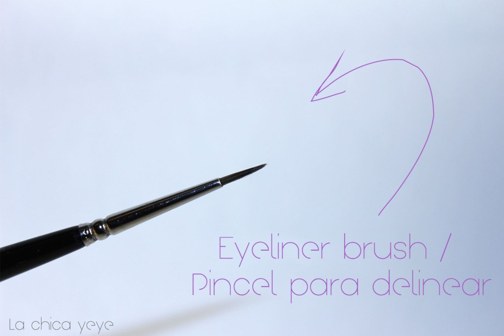 Brochaspincelesbasicosenmaquillajedelineador